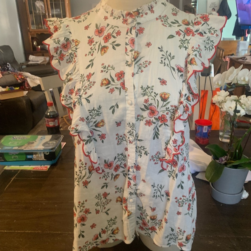 LC Lauren Conrad White Flutter Sleeve Blouse Ruffled